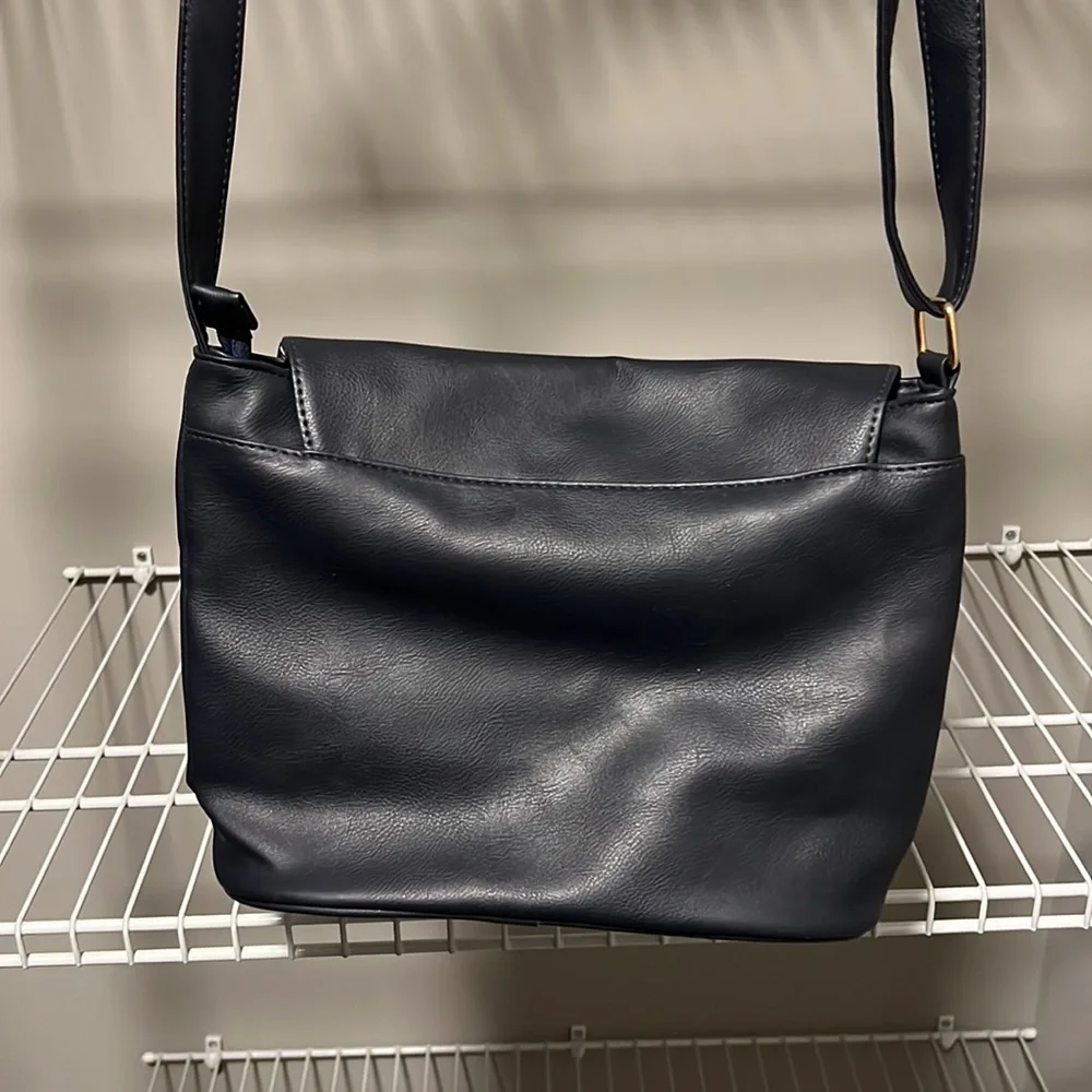 NWOT * Navy Flap Purse with Adjustable Strap